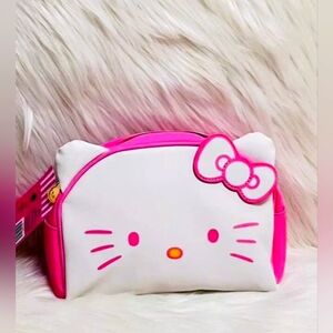 Hello Kitty By Sanrio Pink and White Cosmetic Bag NWT SMOKE FREE HOME